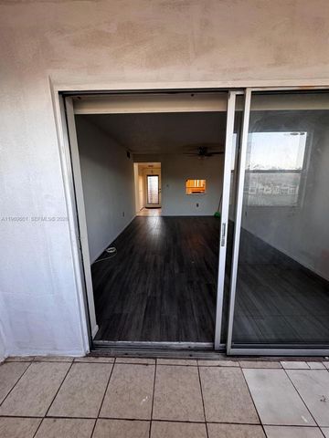 3071 E Sunrise Lakes Dr 306, Sunrise, FL 33322