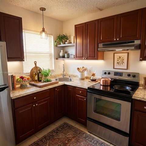 3071 E Sunrise Lakes Dr 306, Sunrise, FL 33322