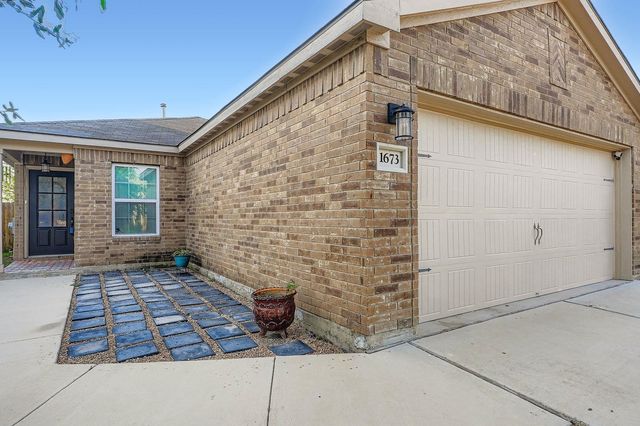 1673 Amy DR, Kyle, TX 78640
