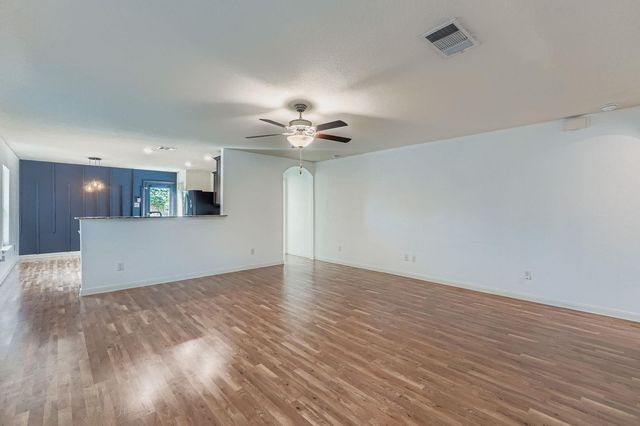 1673 Amy DR, Kyle, TX 78640