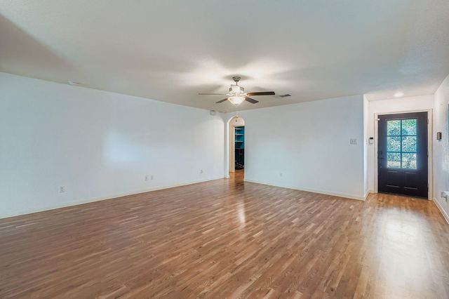 1673 Amy DR, Kyle, TX 78640