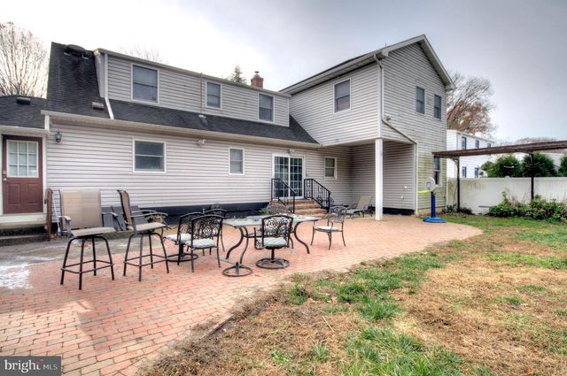 10 LINDEN RD, Bordentown, NJ 08505