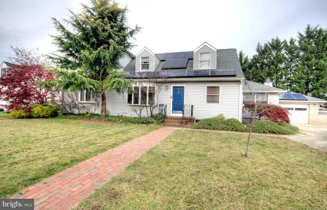 10 LINDEN RD, Bordentown, NJ 08505