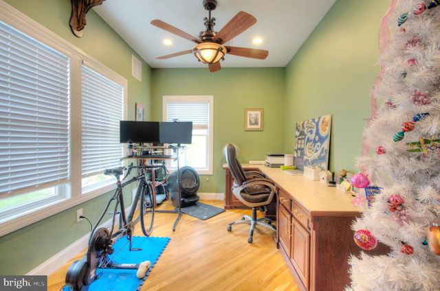 10 LINDEN RD, Bordentown, NJ 08505