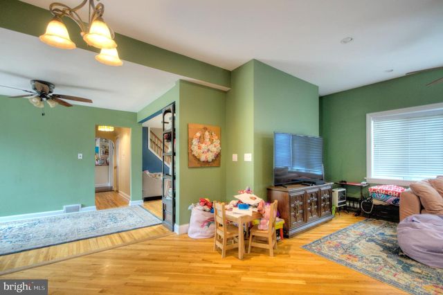 10 LINDEN RD, Bordentown, NJ 08505