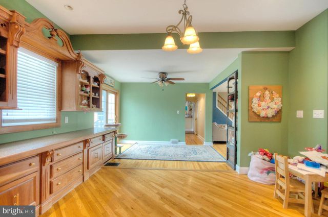 10 LINDEN RD, Bordentown, NJ 08505