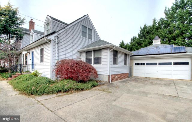 10 LINDEN RD, Bordentown, NJ 08505