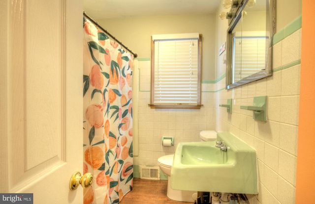 10 LINDEN RD, Bordentown, NJ 08505