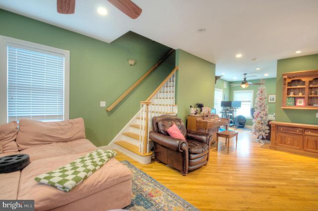 10 LINDEN RD, Bordentown, NJ 08505