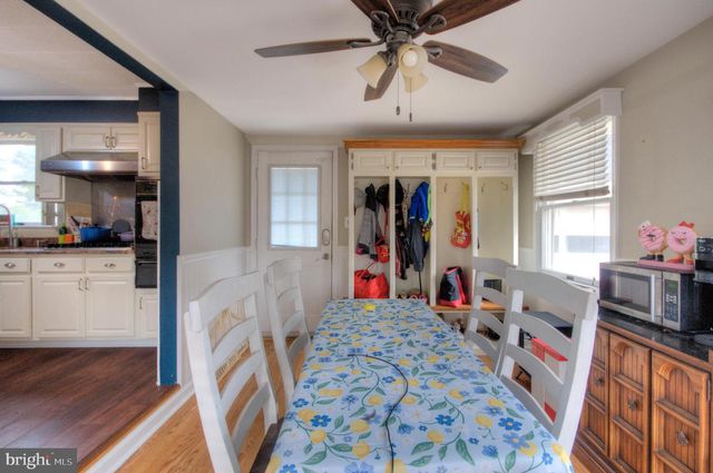 10 LINDEN RD, Bordentown, NJ 08505