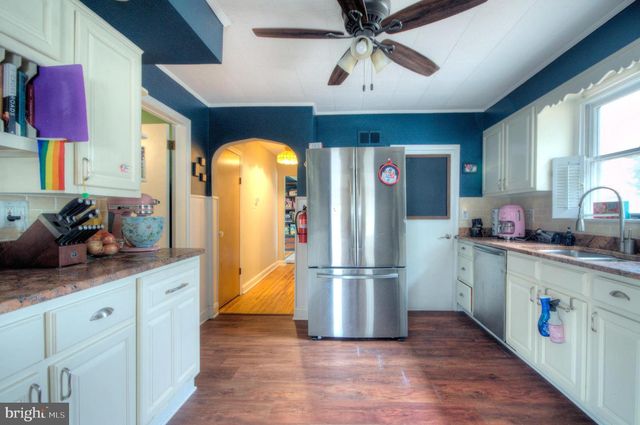 10 LINDEN RD, Bordentown, NJ 08505