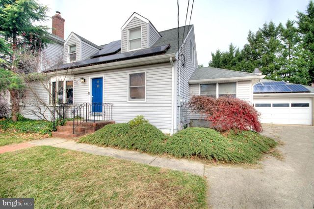 10 LINDEN RD, Bordentown, NJ 08505