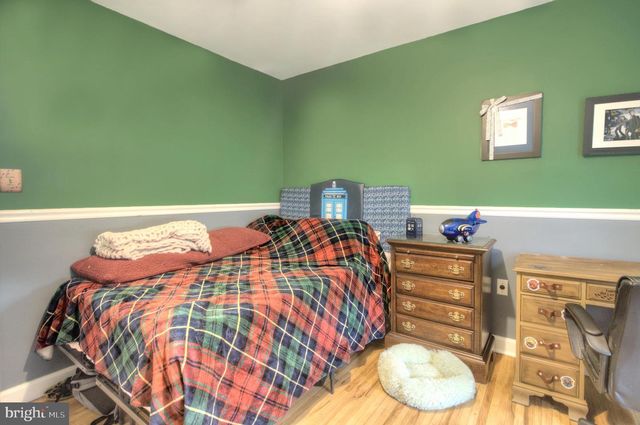 10 LINDEN RD, Bordentown, NJ 08505