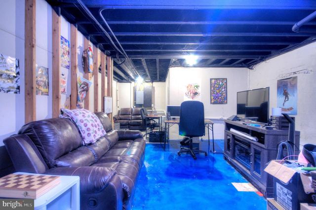 10 LINDEN RD, Bordentown, NJ 08505