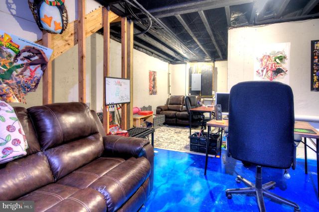 10 LINDEN RD, Bordentown, NJ 08505