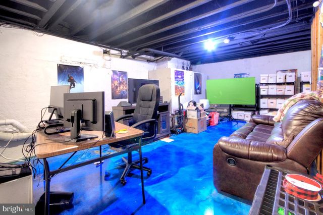 10 LINDEN RD, Bordentown, NJ 08505