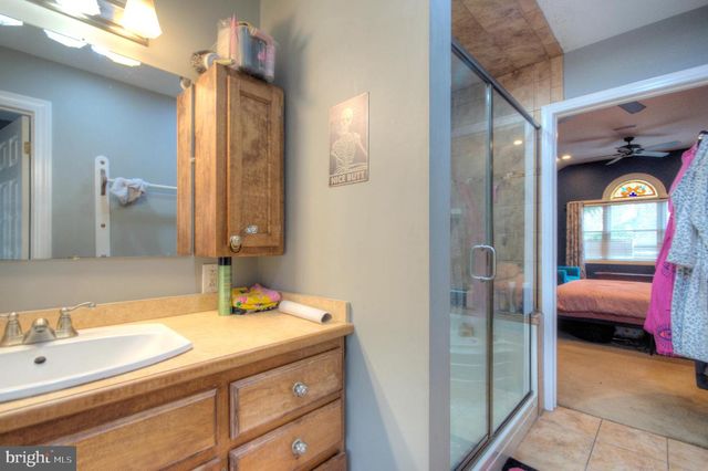 10 LINDEN RD, Bordentown, NJ 08505