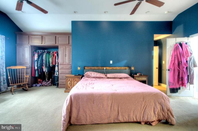 10 LINDEN RD, Bordentown, NJ 08505