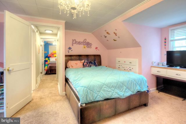 10 LINDEN RD, Bordentown, NJ 08505