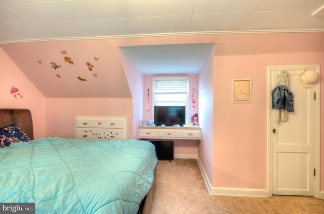 10 LINDEN RD, Bordentown, NJ 08505