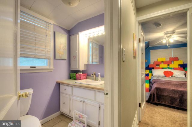 10 LINDEN RD, Bordentown, NJ 08505