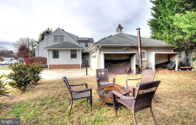 10 LINDEN RD, Bordentown, NJ 08505