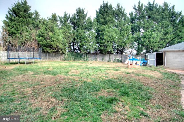 10 LINDEN RD, Bordentown, NJ 08505