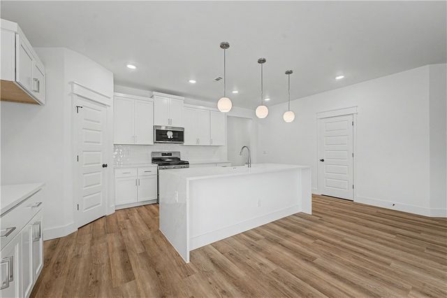 1090 Garrett Lane, Centerton, AR 72719