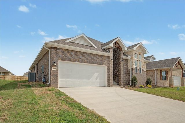 1090 Garrett Lane, Centerton, AR 72719