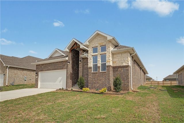 1090 Garrett Lane, Centerton, AR 72719