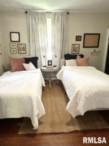 2571 S ILLINOIS Avenue, Carbondale, IL 62901