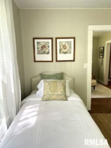 2571 S ILLINOIS Avenue, Carbondale, IL 62901