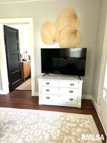 2571 S ILLINOIS Avenue, Carbondale, IL 62901