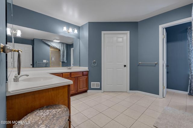 37 Olivia Way, Jackson, NJ 08527