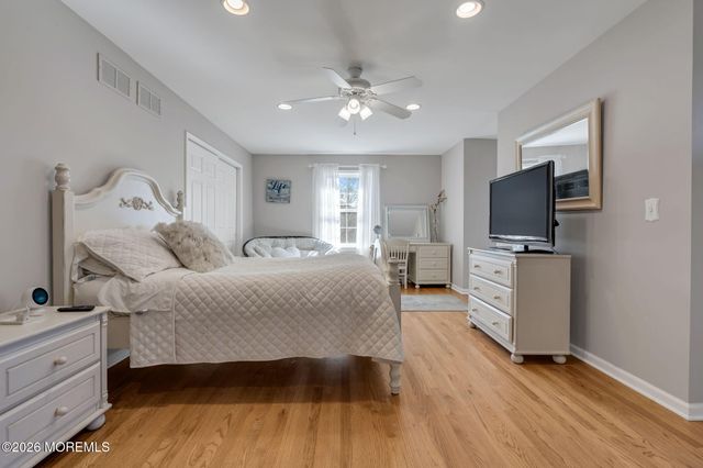 37 Olivia Way, Jackson, NJ 08527