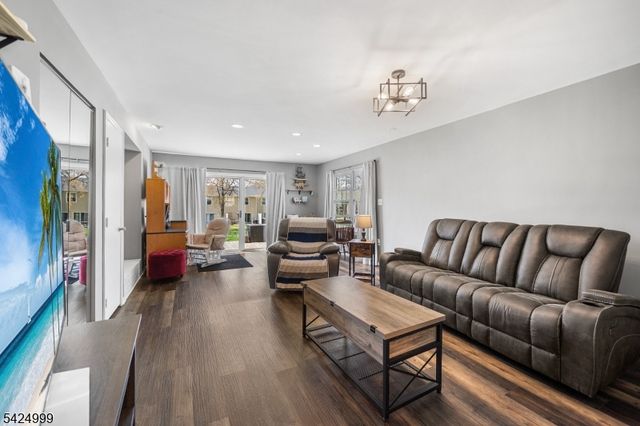 268 Gettysburg Way, Lincoln Park Boro, NJ 07035