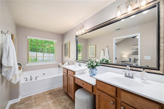 1766 Oakbrook Lane NW 9, Kennesaw, GA 30152