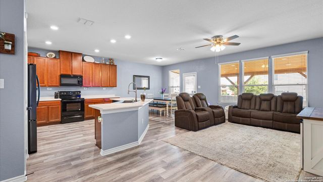 9458 Copperway, Converse, TX 78109