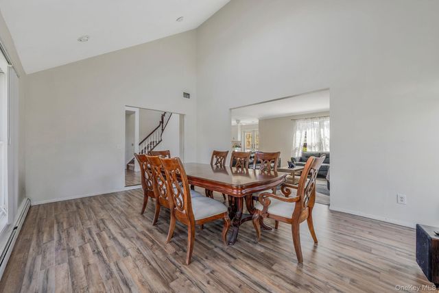 810 Anthony Drive, Lindenhurst, NY 11757