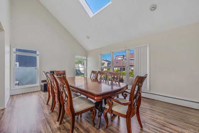 810 Anthony Drive, Lindenhurst, NY 11757