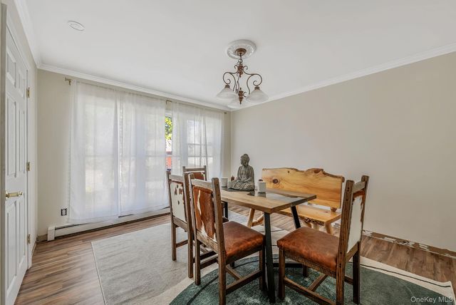810 Anthony Drive, Lindenhurst, NY 11757
