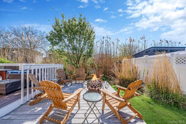 810 Anthony Drive, Lindenhurst, NY 11757