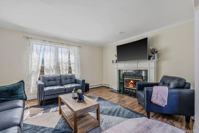 810 Anthony Drive, Lindenhurst, NY 11757