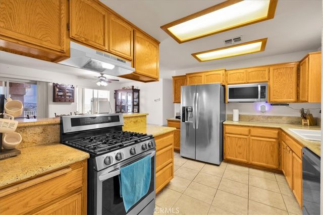 8514 Barberry Avenue, Yucca Valley, CA 92284