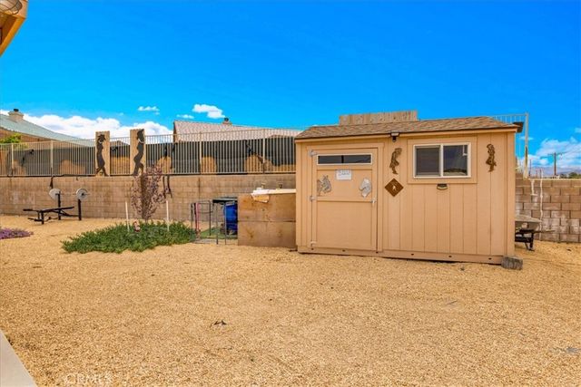 8514 Barberry Avenue, Yucca Valley, CA 92284
