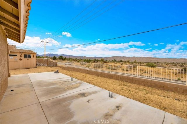 8514 Barberry Avenue, Yucca Valley, CA 92284