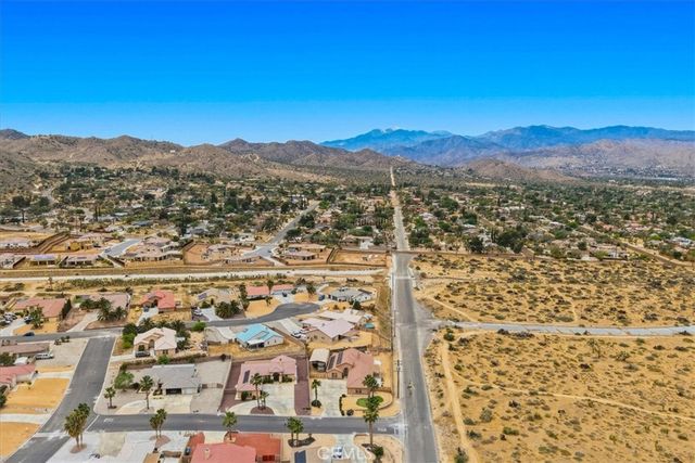 8514 Barberry Avenue, Yucca Valley, CA 92284