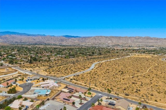8514 Barberry Avenue, Yucca Valley, CA 92284