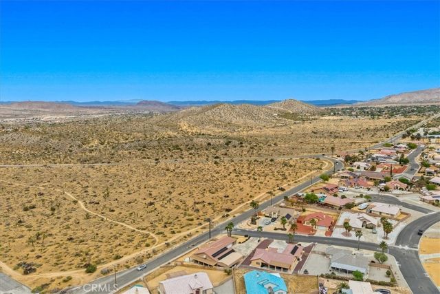 8514 Barberry Avenue, Yucca Valley, CA 92284