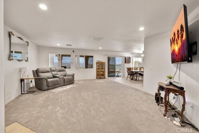 8514 Barberry Avenue, Yucca Valley, CA 92284